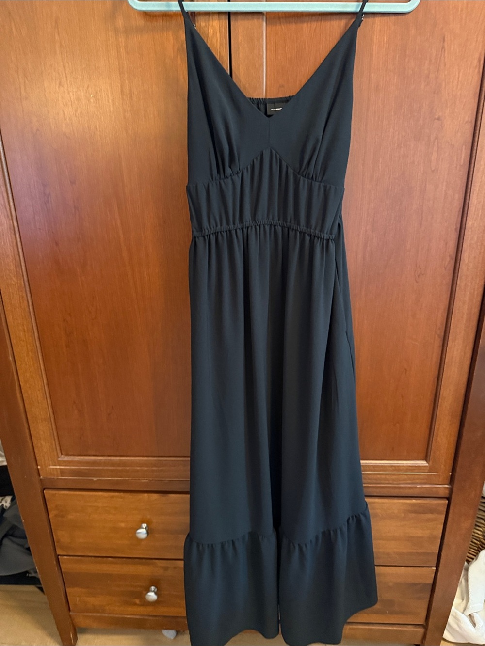 Who What Wear Black V-Neck Spaghetti Strap Maxi Dress